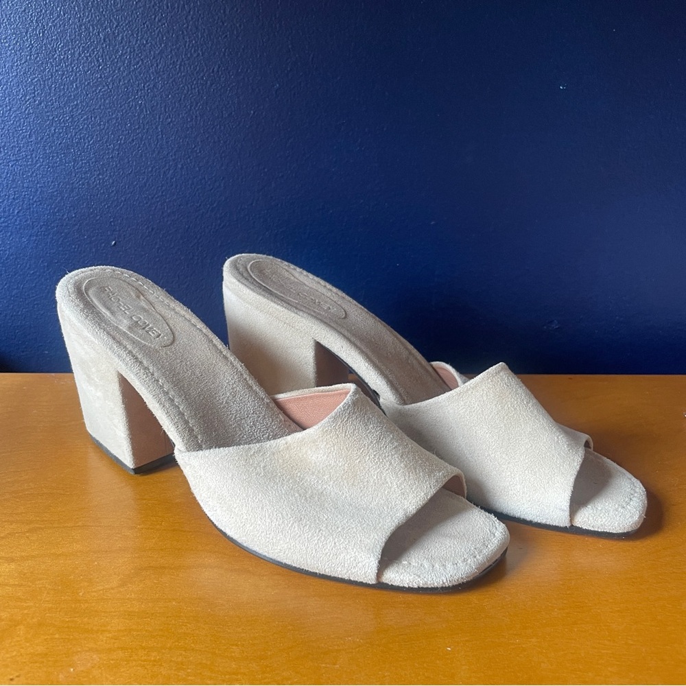 Rachel Comey open toe block heels brushed suede fits a size 9 beige natural